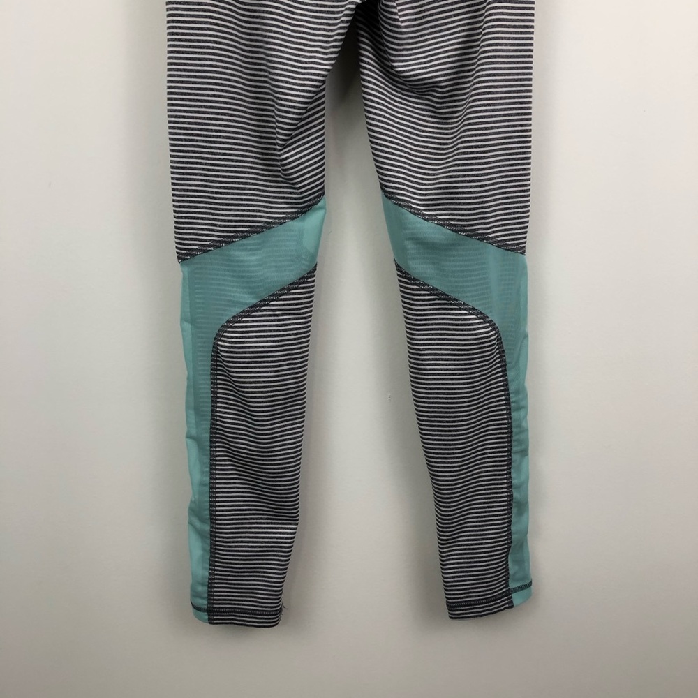 90 Degree Reflex Mesh Striped Workout leggings - Picture 5 of 8